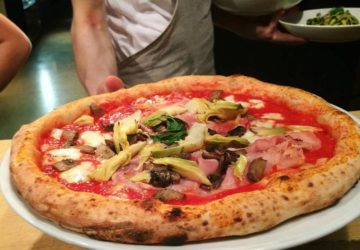 Pizza neapolitańska Capricciosa